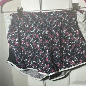 Nike Women's Athletic Shorts - Multicolor Pattern